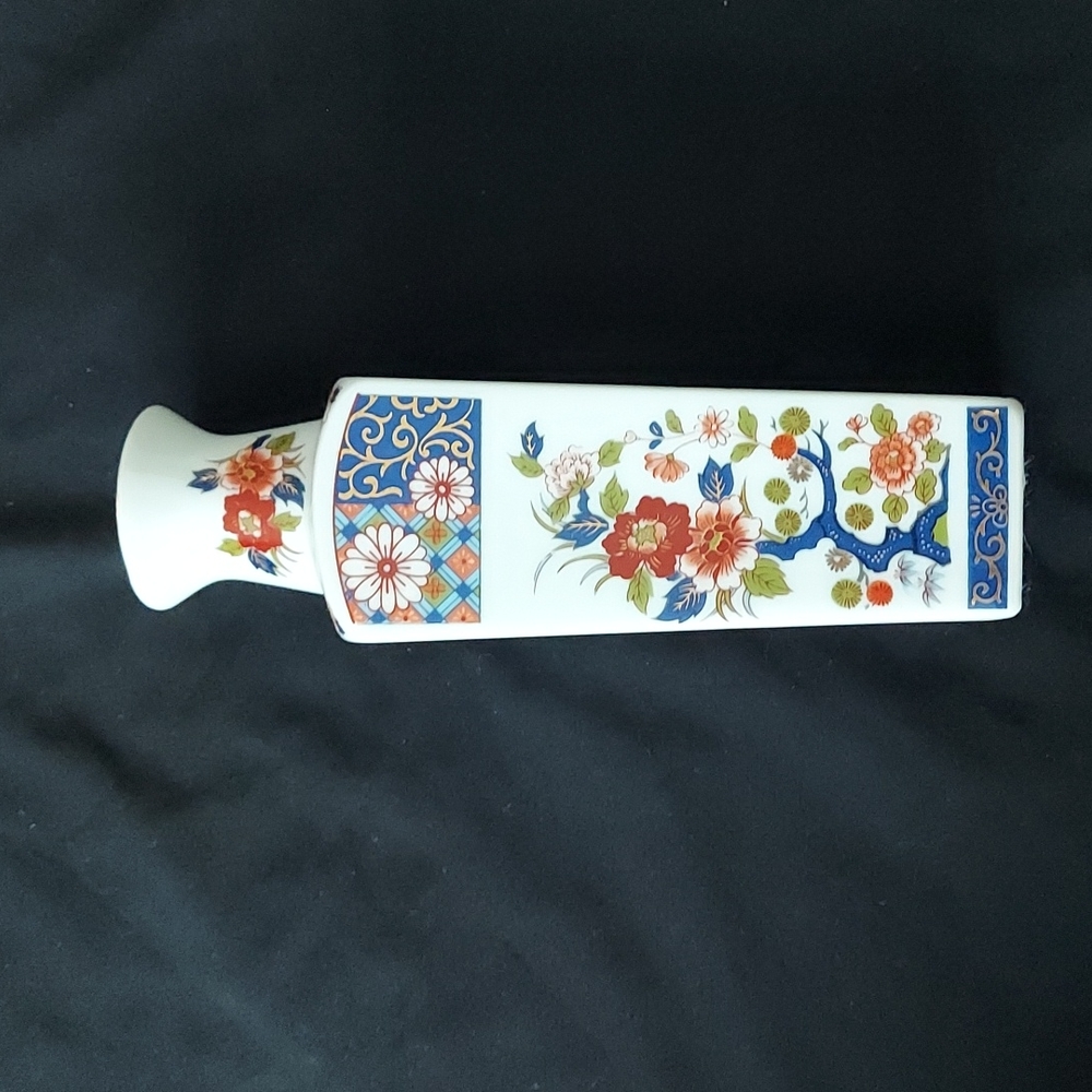 Rare vintage antique Chinese vase